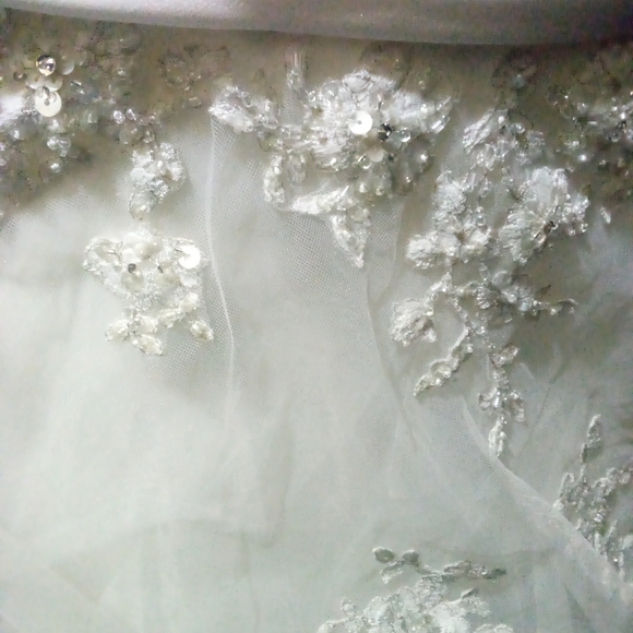 Alfred Angelo Wedding Dress - Picture 2 of 7